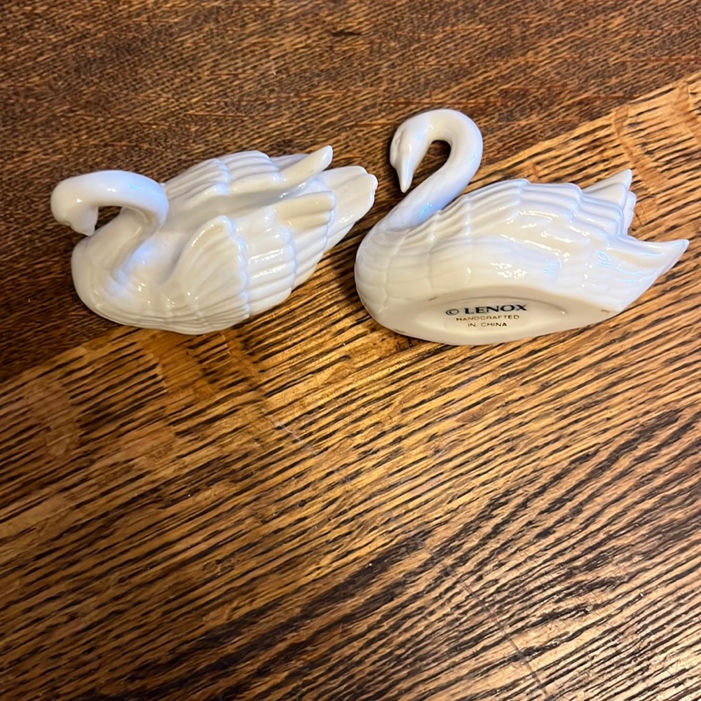 Lenox swans